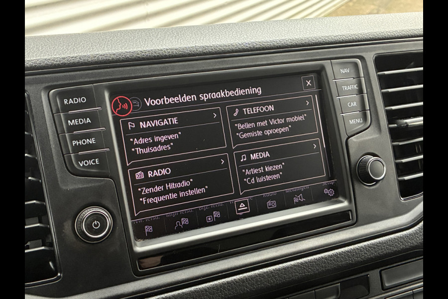 Volkswagen Crafter 2.0TDI 177PK Bakwagen Laadklep 750kg Lat om Lat Trekhaak Zijdeur Lederen bekleding Airco