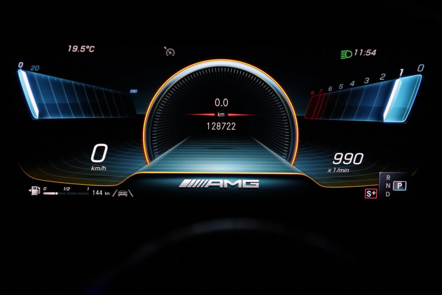 Mercedes-Benz A-Klasse AMG 35 4MATIC / PANO / CAMERA / DODEHOEK / CARPLAY / STOELVERW