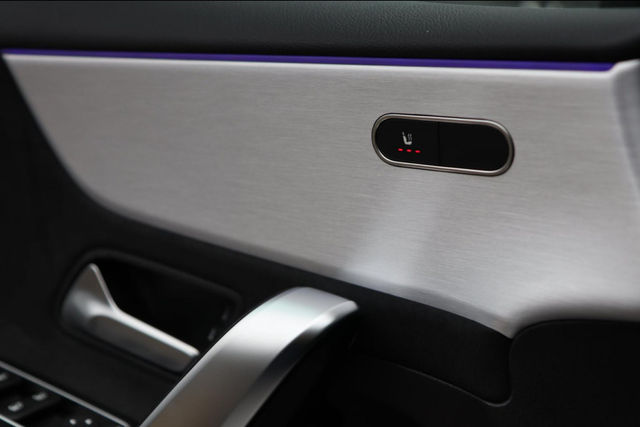 Mercedes-Benz A-Klasse AMG 35 4MATIC / PANO / CAMERA / DODEHOEK / CARPLAY / STOELVERW