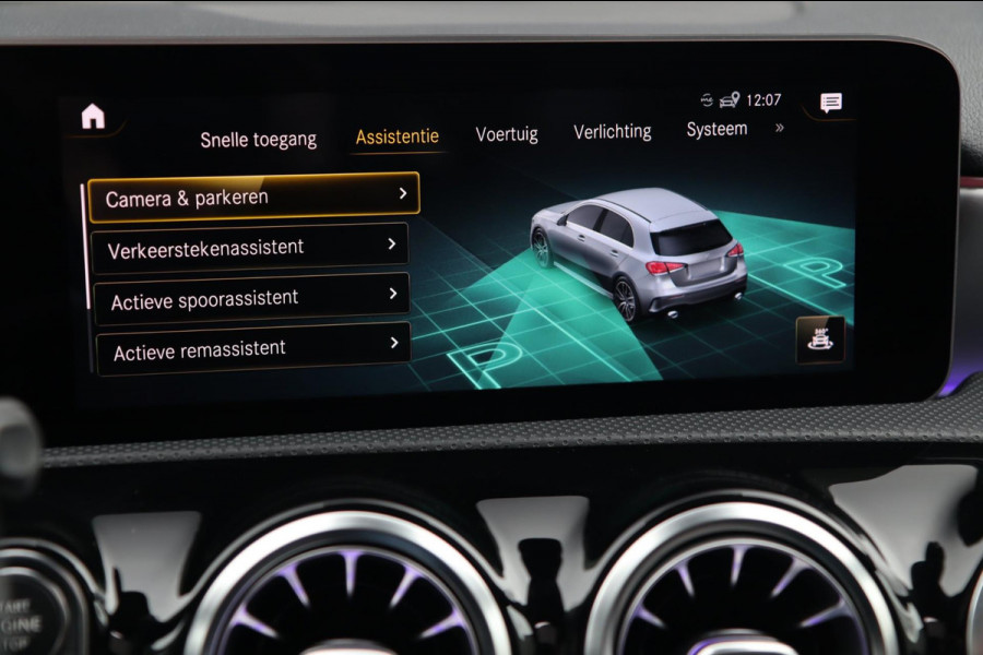 Mercedes-Benz A-Klasse AMG 35 4MATIC / PANO / CAMERA / DODEHOEK / CARPLAY / STOELVERW