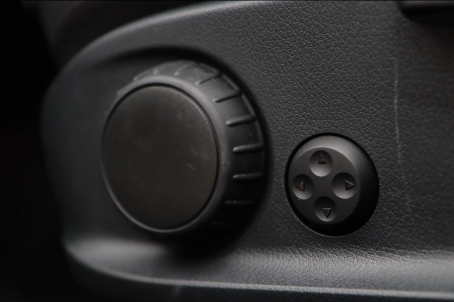 Mercedes-Benz A-Klasse AMG 35 4MATIC / PANO / CAMERA / DODEHOEK / CARPLAY / STOELVERW