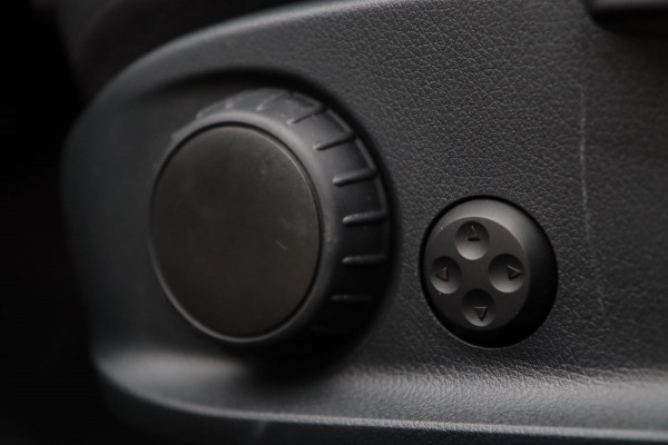 Mercedes-Benz A-Klasse AMG 35 4MATIC / PANO / CAMERA / DODEHOEK / CARPLAY / STOELVERW