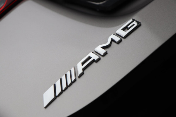 Mercedes-Benz A-Klasse AMG 35 4MATIC / PANO / CAMERA / DODEHOEK / CARPLAY / STOELVERW