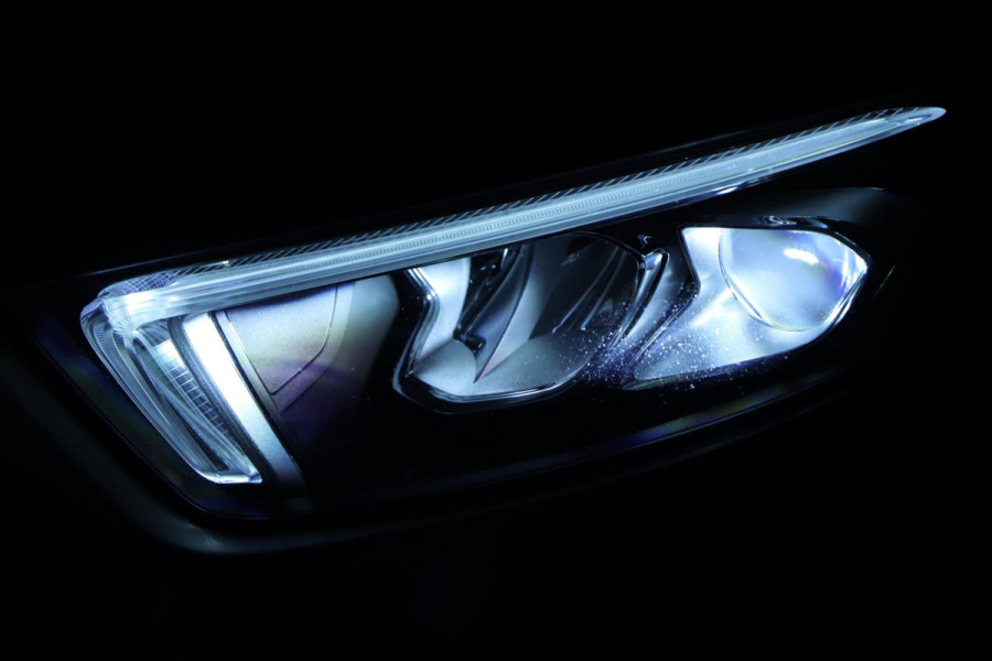 Mercedes-Benz A-Klasse AMG 35 4MATIC / PANO / CAMERA / DODEHOEK / CARPLAY / STOELVERW