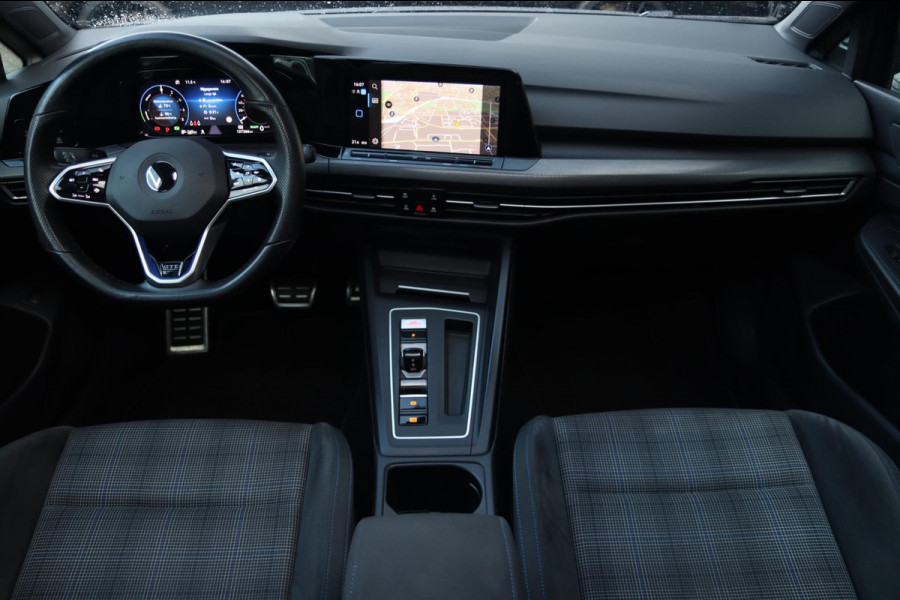 Volkswagen Golf 1.4 eHybrid GTE / PANO / ACC / KEYLESS / CAMERA / ALCANTARA