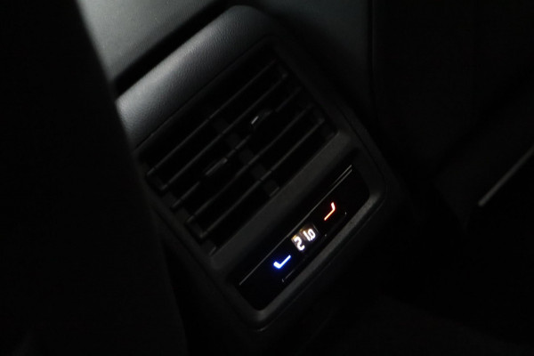 Volkswagen Golf 1.4 eHybrid GTE / PANO / ACC / KEYLESS / CAMERA / ALCANTARA