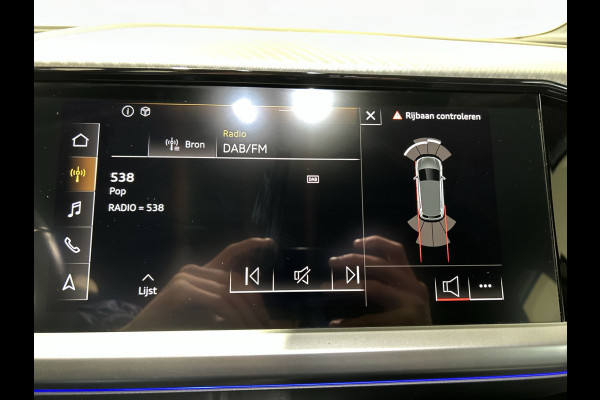 Audi Q4 e-tron 40 Launch edition 77 kWh | parkeer sensoren | schuifbaar dak |