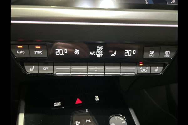 Audi Q4 e-tron 40 Launch edition 77 kWh | parkeer sensoren | schuifbaar dak |