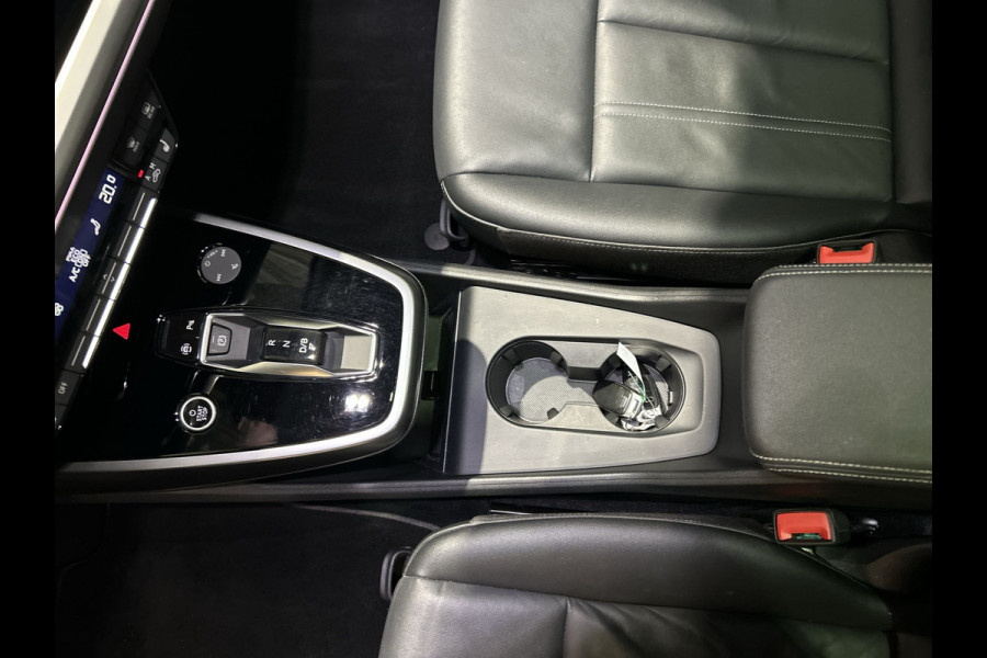 Audi Q4 e-tron 40 Launch edition 77 kWh | parkeer sensoren | schuifbaar dak |