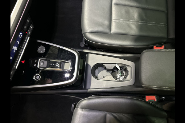 Audi Q4 e-tron 40 Launch edition 77 kWh | parkeer sensoren | schuifbaar dak |