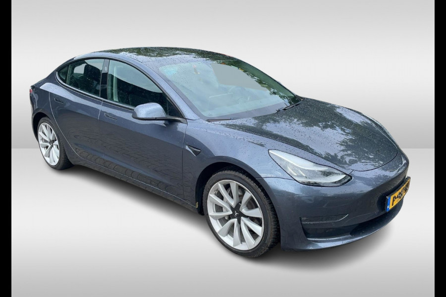 Tesla Model 3 Long Range AWD 75 kWh / Trekhaak / Autopilot / Panoramadak / Camera / Premium Audio / 19'' / Leder / Stoel+Stuurverwarming / ACC