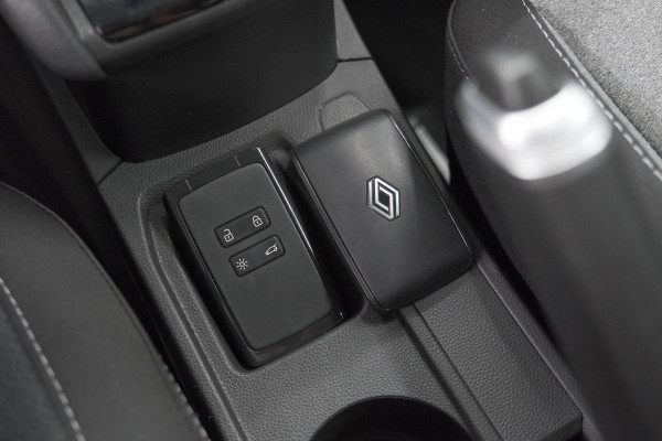 Renault Clio TCe 90 Evolution | Stoelverwarming | Camera | Parkeersensoren | Apple Carplay