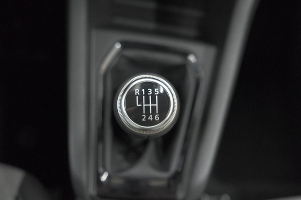 Renault Clio TCe 90 Evolution | Stoelverwarming | Camera | Parkeersensoren | Apple Carplay