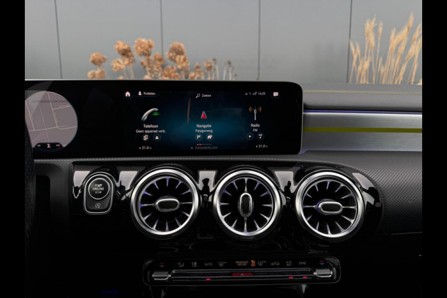 Mercedes-Benz A-Klasse 200 AMG EDITION 1 M2020 PANO NAVI LEDER LED SFEER CR CONTROL