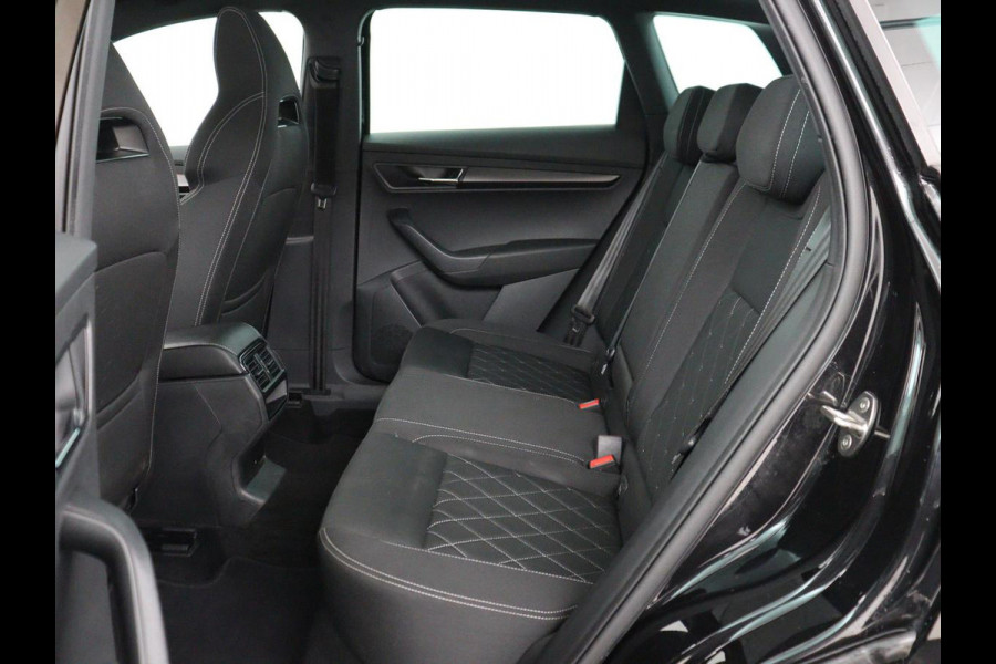 Škoda Karoq 1.5 TSI Sportline | Panoramadak | Stoelverwarming | Virtual Cockpit | Adaptive cruise | Canton Audio | Camera | File Assistent | Keyless | Side Assist | Full LED | Navigatie