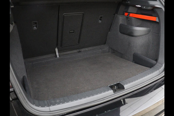 Škoda Karoq 1.5 TSI Sportline | Panoramadak | Stoelverwarming | Virtual Cockpit | Adaptive cruise | Canton Audio | Camera | File Assistent | Keyless | Side Assist | Full LED | Navigatie