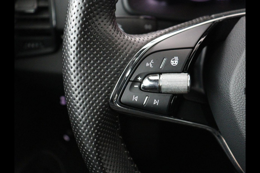 Škoda Karoq 1.5 TSI Sportline | Panoramadak | Stoelverwarming | Virtual Cockpit | Adaptive cruise | Canton Audio | Camera | File Assistent | Keyless | Side Assist | Full LED | Navigatie