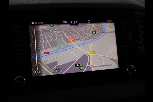 Škoda Karoq 1.5 TSI Sportline | Panoramadak | Stoelverwarming | Virtual Cockpit | Adaptive cruise | Canton Audio | Camera | File Assistent | Keyless | Side Assist | Full LED | Navigatie