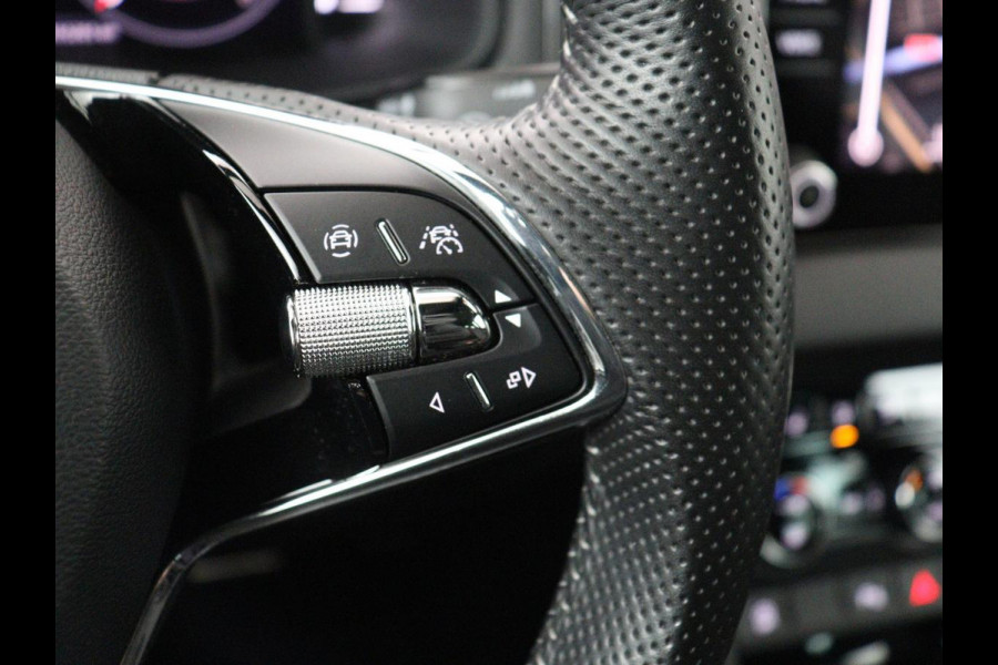 Škoda Karoq 1.5 TSI Sportline | Panoramadak | Stoelverwarming | Virtual Cockpit | Adaptive cruise | Canton Audio | Camera | File Assistent | Keyless | Side Assist | Full LED | Navigatie
