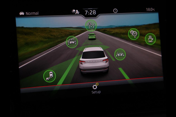 Škoda Karoq 1.5 TSI Sportline | Panoramadak | Stoelverwarming | Virtual Cockpit | Adaptive cruise | Canton Audio | Camera | File Assistent | Keyless | Side Assist | Full LED | Navigatie