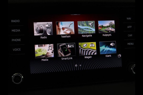 Škoda Karoq 1.5 TSI Sportline | Panoramadak | Stoelverwarming | Virtual Cockpit | Adaptive cruise | Canton Audio | Camera | File Assistent | Keyless | Side Assist | Full LED | Navigatie