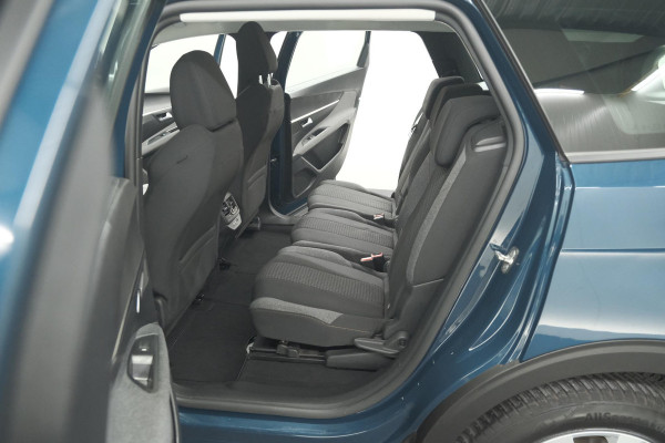 Peugeot 5008 PureTech 130 EAT8 Active Pack | 7 Zitplaatsen | Apple Carplay | Parkeersensoren | Navigatie