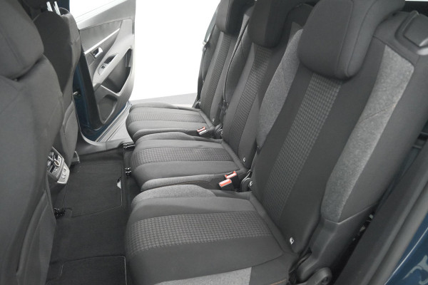 Peugeot 5008 PureTech 130 EAT8 Active Pack | 7 Zitplaatsen | Apple Carplay | Parkeersensoren | Navigatie