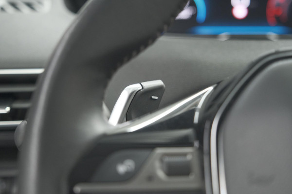 Peugeot 5008 PureTech 130 EAT8 Active Pack | 7 Zitplaatsen | Apple Carplay | Parkeersensoren | Navigatie