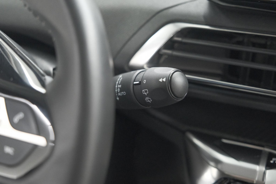 Peugeot 5008 PureTech 130 EAT8 Active Pack | 7 Zitplaatsen | Apple Carplay | Parkeersensoren | Navigatie