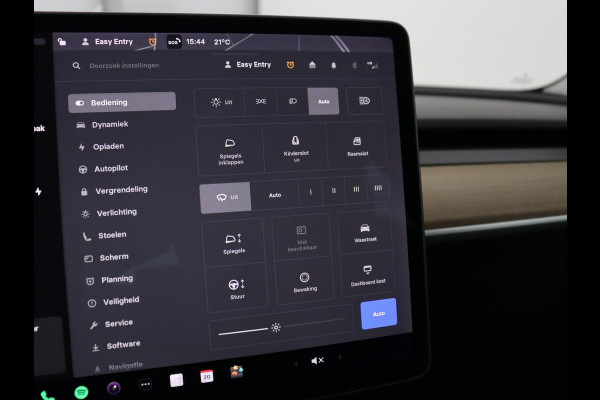 Tesla Model 3 Long Range RWD 75 kWh | SOH 100% | Panoramadak | Autopilot | Leder | Stoelverwarming | 360 Camera | Keyless | Full LED | Navigatie