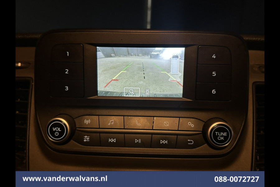 Ford Transit Custom 2.0 TDCI 131pk L2H1 Euro6 Airco | Camera | LED | Cruisecontrol | Verwarmde voorruit Parkeersensoren, Bijrijdersbank, 2800kg trekvermogen