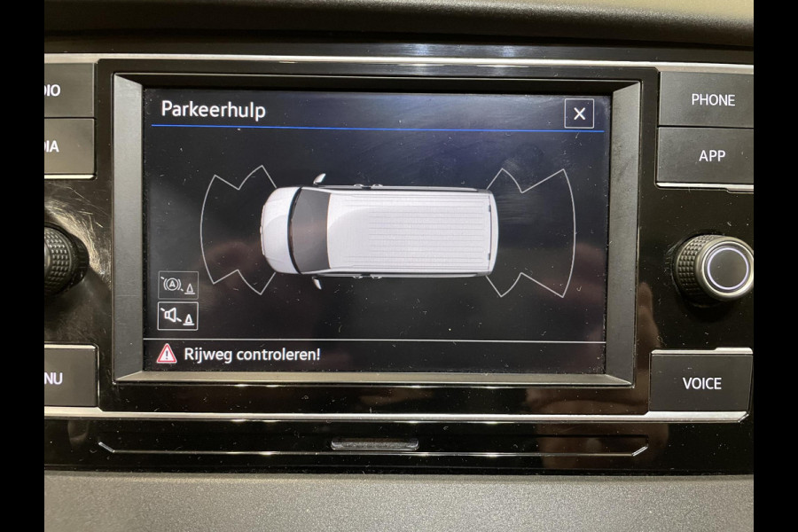 Volkswagen Transporter 2.0 TDI L2H1 Trendline Airco Cruise Control 2x schuifdeur Trekhaak Parkeersensoren