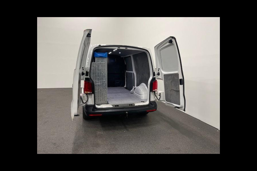 Volkswagen Transporter 2.0 TDI L2H1 Trendline Airco Cruise Control 2x schuifdeur Trekhaak Parkeersensoren
