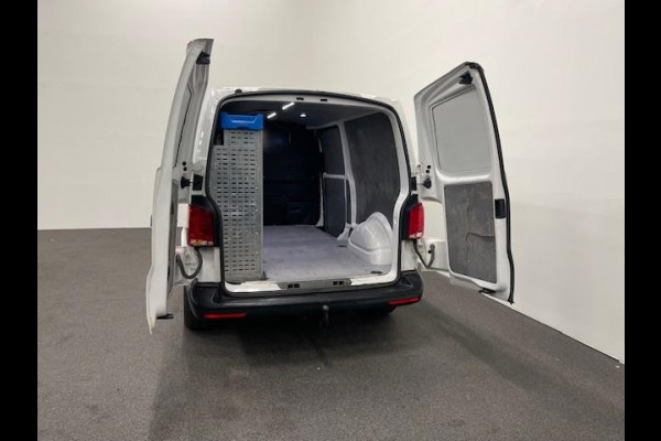 Volkswagen Transporter 2.0 TDI L2H1 Trendline Airco Cruise Control 2x schuifdeur Trekhaak Parkeersensoren