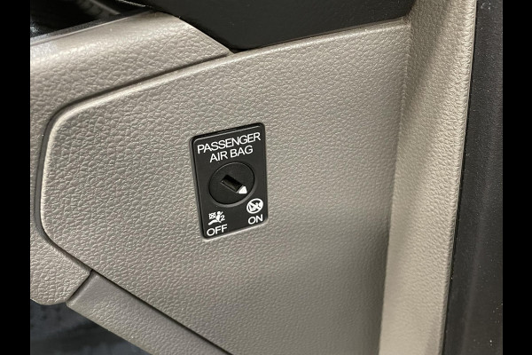 Volkswagen Transporter 2.0 TDI L2H1 Trendline Airco Cruise Control 2x schuifdeur Trekhaak Parkeersensoren