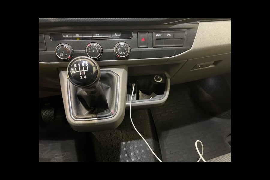 Volkswagen Transporter 2.0 TDI L2H1 Trendline Airco Cruise Control 2x schuifdeur Trekhaak Parkeersensoren