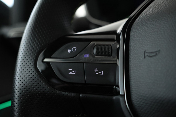Peugeot 208 1.2 PureTech GT Pack Digital dash, Panorama, GT line, Airco,