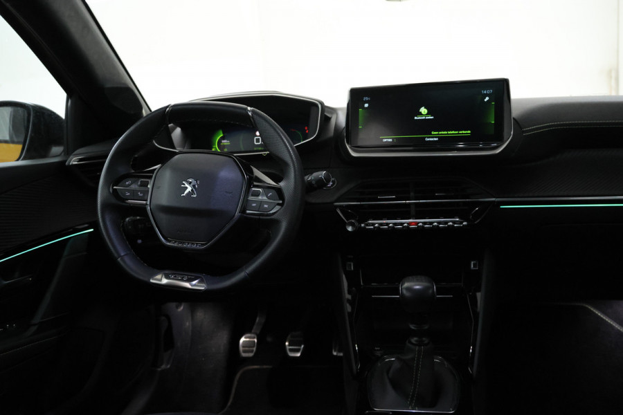 Peugeot 208 1.2 PureTech GT Pack Digital dash, Panorama, GT line, Airco,