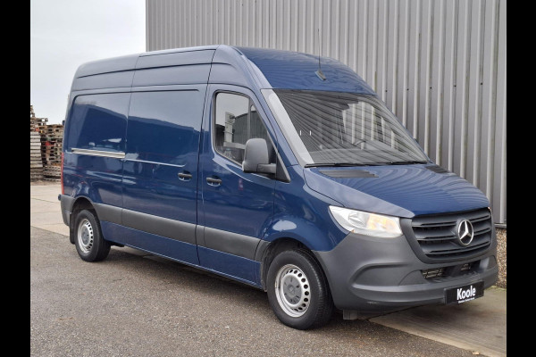 Mercedes-Benz Sprinter 311 CDI GB L2 FWD Functional 3.5T / AIRCO / CAMERA / 3 ZITS / DEALER ONDERHOUDEN / NAVI