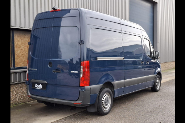 Mercedes-Benz Sprinter 311 CDI GB L2 FWD Functional 3.5T / AIRCO / CAMERA / 3 ZITS / DEALER ONDERHOUDEN / NAVI