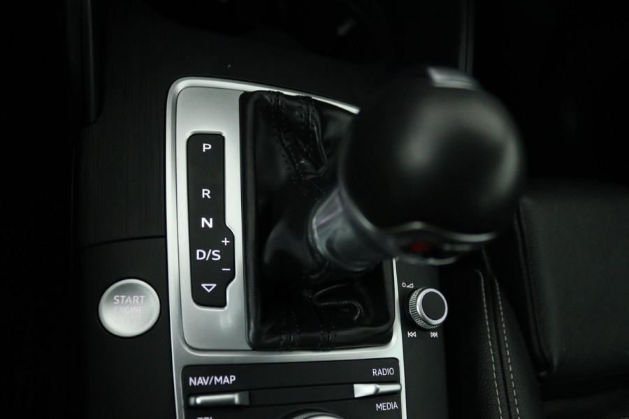 Audi A3 Limousine 1.5 TFSI CoD Sport Lease Edition (AUTOMAAT, CRUISE CONTROL, NAVIGATIE, LEER, PARKEERSENSOREN)