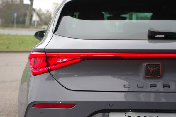 CUPRA Leon 1.4 e-Hybrid 245 PK VZ Adrenaline PHEV, Adap. Cruise Control, Stuur- & Stoelverwarming, LED