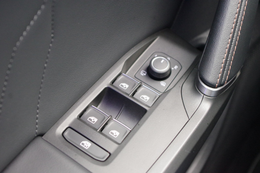 CUPRA Leon 1.4 e-Hybrid 245 PK VZ Adrenaline PHEV, Adap. Cruise Control, Stuur- & Stoelverwarming, LED