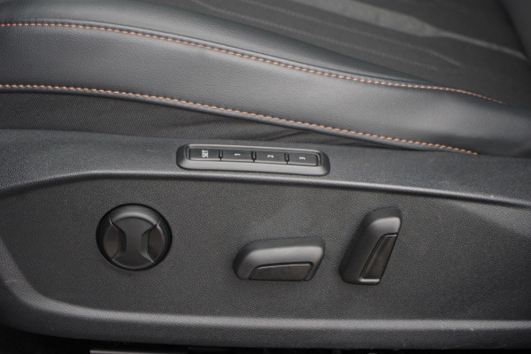 CUPRA Formentor 1.4 e-Hybrid 204 PK BNS PHEV, Adap. Cruise Control, Memory, Camera, Carplay