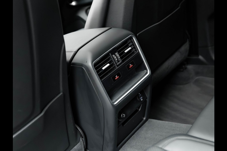 Porsche Cayenne Coupé 4.0 Turbo S E-Hybrid - Pano - PCCB - Carbon Design Pakket - Head-Up - Luchtvering