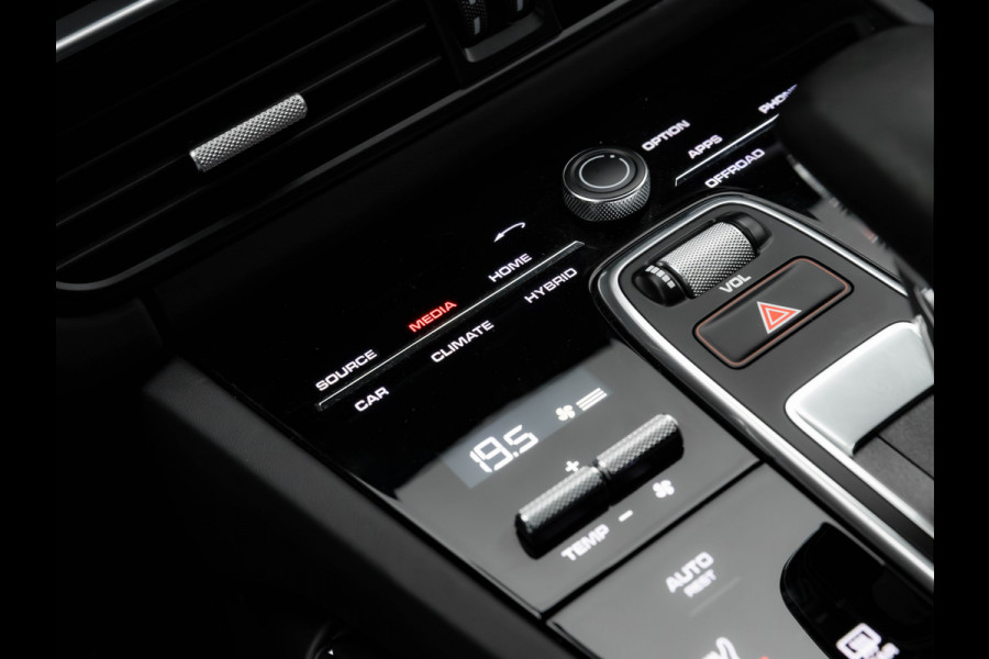 Porsche Cayenne Coupé 4.0 Turbo S E-Hybrid - Pano - PCCB - Carbon Design Pakket - Head-Up - Luchtvering