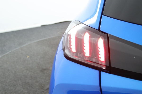 Peugeot 208 1.2 Allure*AUTOM*CARPLAY*ECC*CRUISE*NAVI*HAAK*CAM*