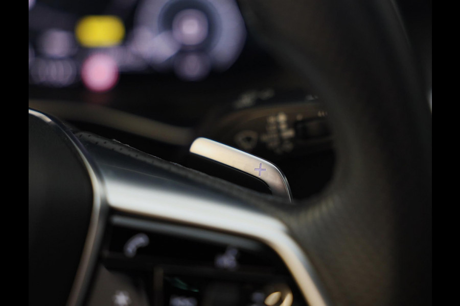 Audi A6 Avant 55 TFSI e Quattro RS6 Look / Head Up / Carbon / Leder / Memory / Acc / F1 / Lane Assist / Open Pano / 20 Inch