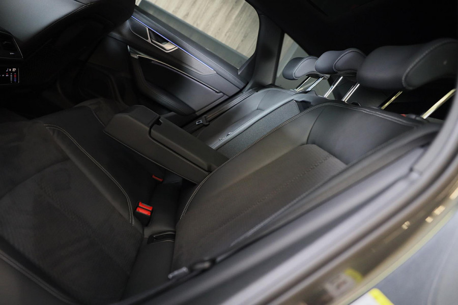 Audi A6 Avant 55 TFSI e Quattro RS6 Look / Head Up / Carbon / Leder / Memory / Acc / F1 / Lane Assist / Open Pano / 20 Inch