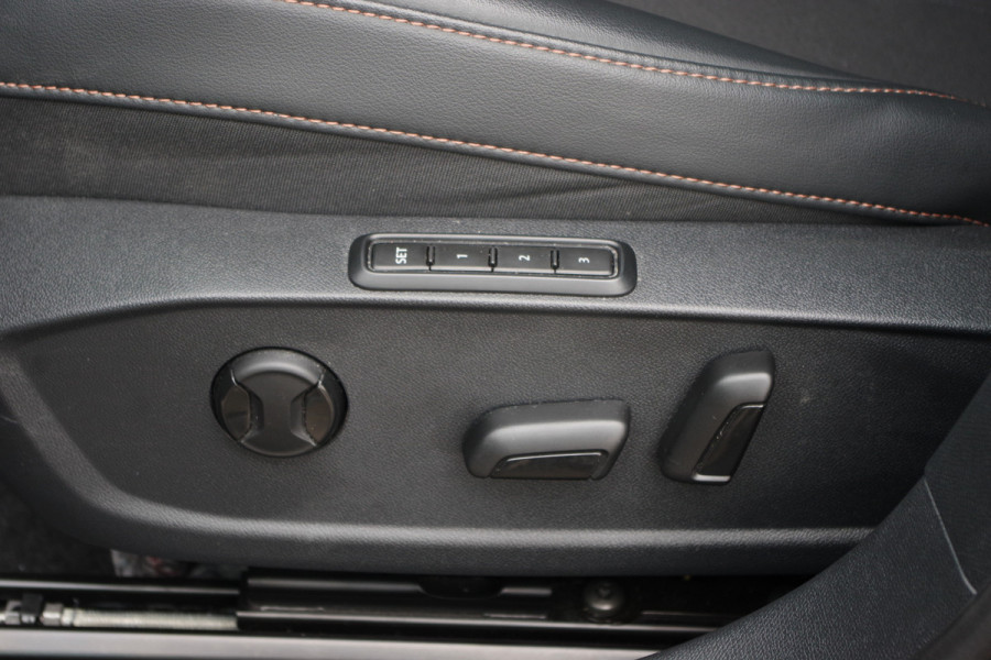 CUPRA Formentor 1.4 e-Hybrid 204 PK Adrenaline PHEV, Adap. Cruise Control, Kuipstoelen, Memory, Beatsaudio